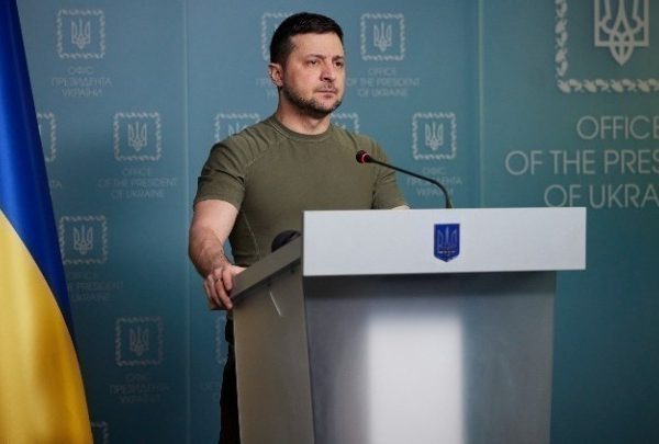 Το σκάνδαλο, η Ουκρανία και η Μόσχα (The Economist)