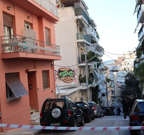 Κυψέλη: Άνδρας επιτέθηκε με μαχαίρι στη σύζυγό του και αυτοκτόνησε