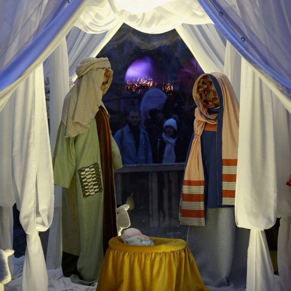 Βρυξέλλες: Μια «απρόσωπη» φάτνη στη Γκραν Πλας διχάζει πολίτες και πολιτικούς