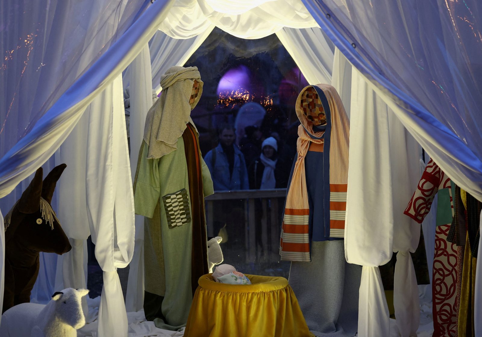 Βρυξέλλες: Μια «απρόσωπη» φάτνη στη Γκραν Πλας διχάζει πολίτες και πολιτικούς