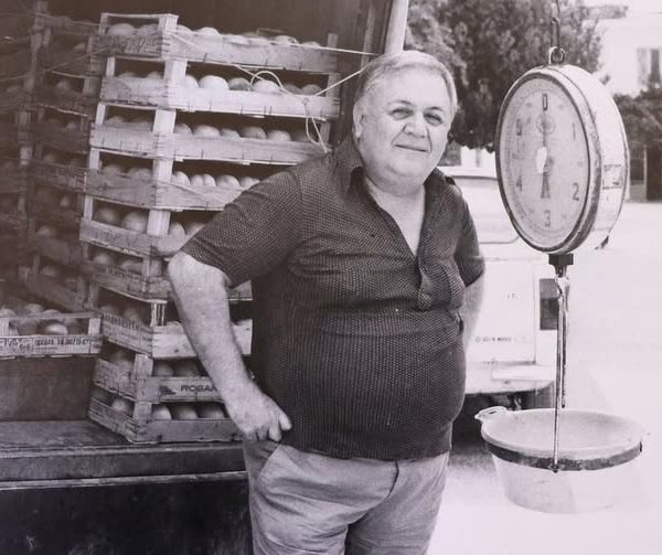 Πέπη Ραγκούση / Παίζουν το τραγούδι μας