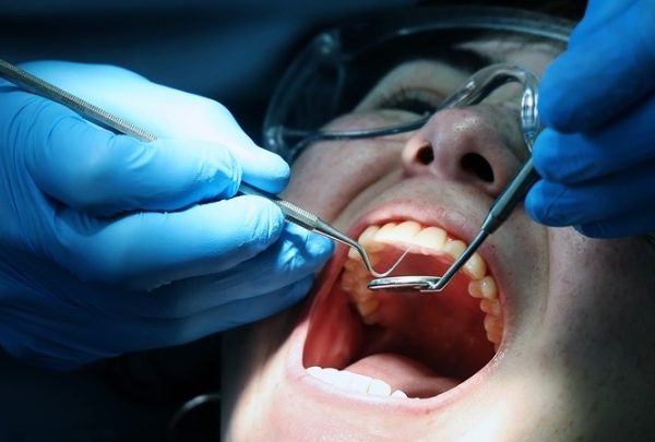 Ουλίτιδα και καρδιά: Πώς η στοματική υγεία συνδέεται με τον καρδιαγγειακό κίνδυνο