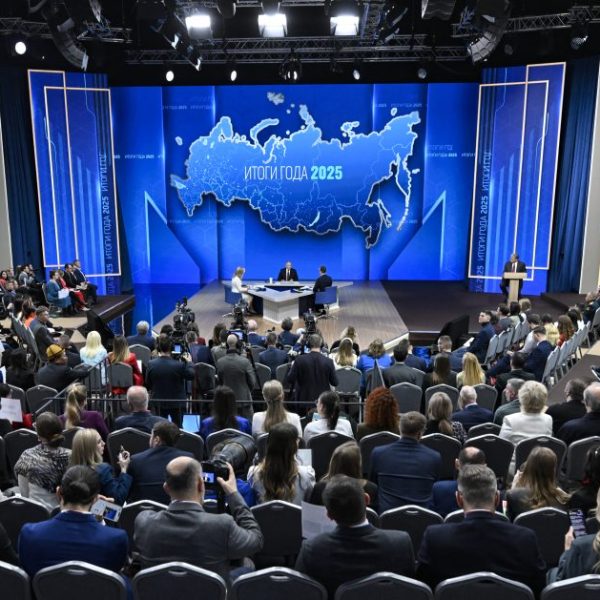 Πούτιν: «Η Ουκρανία δεν είναι έτοιμη για ειρηνευτικές συνομιλίες» – Επίθεση στην&hellip;