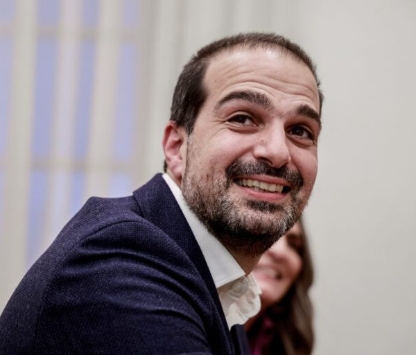 Ο Γαβριήλ Σακελλαρίδης «σπάει» τη σιωπή: Γιατί απορρίπτει την πρόταση Τσίπρα και&hellip;