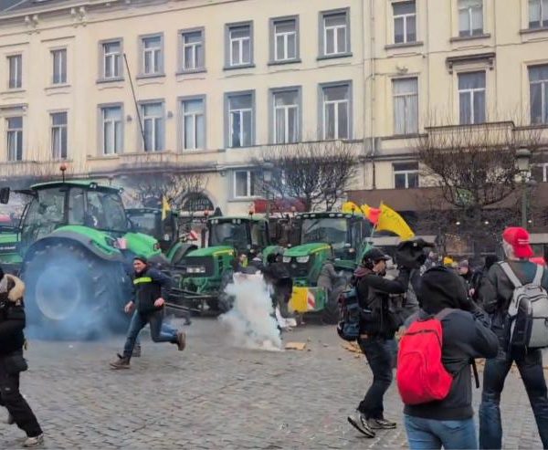 «Στα κάγκελα» οι ευρωπαίοι αγρότες για τις περικοπές πόρων, την Mercosur και&hellip;