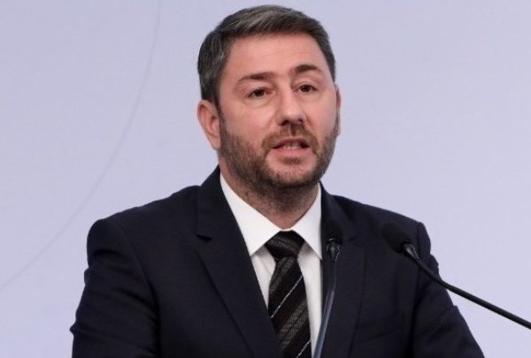 Πολιτικό κάλεσμα για αλλαγή: Το μήνυμα Ανδρουλάκη για το 2026