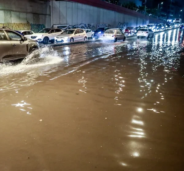 Κακοκαιρία Byron: Χάος! – Σφοδρές βροχοπτώσεις και συνεχόμενοι συναγερμοί 112