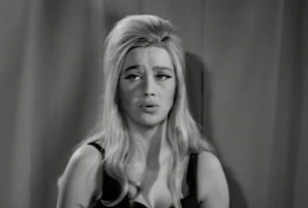 Πέθανε η Ντόρα Γιαννακοπούλου – Με πολυσχιδή διαδρομή στο τραγούδι, το θέατρο&hellip;