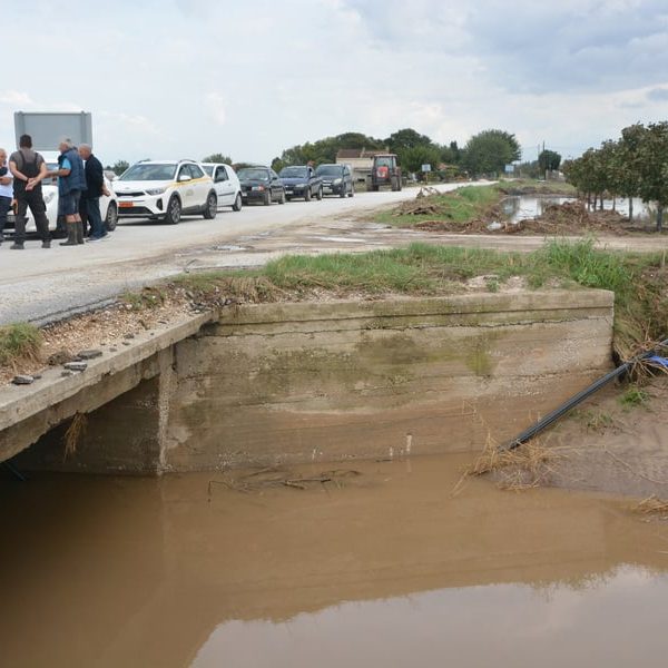 Συναγερμός στη Θεσσαλία από την υπερχείλιση του Ενιπέα