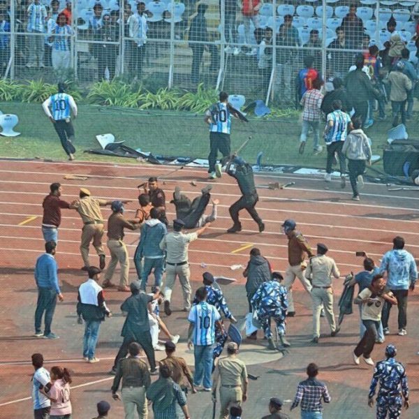 Οργή στην Καλκούτα για τον Μέσι: Σκηνές χάους