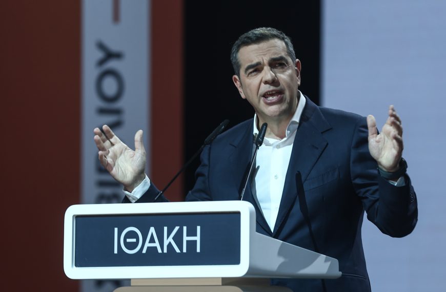 Τσίπρας: Θα εξαπολύσει ολομέτωπη επίθεση στην κυβέρνηση απόψε από την Πάτρα