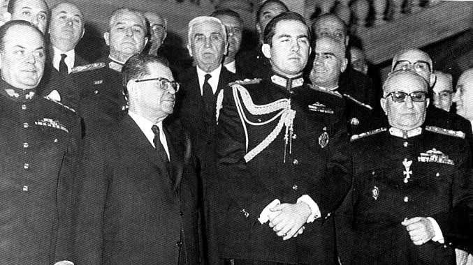 13 Δεκεμβρίου 1967: Το αποτυχημένο αντι-κίνημα-«οπερέτα» του Κωνσταντίνου που σταθεροποίησε τη χούντα