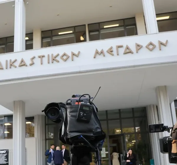 Αγρότες: Κλίμα έντασης από νωρίς το πρωί στο Δικαστικό Μέγαρο Λάρισας –&hellip;