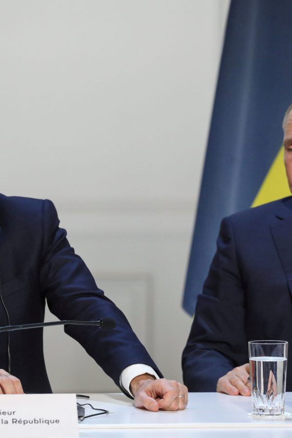 Μακρόν: Η Ευρώπη ίσως αναγκαστεί να ανοίξει απευθείας διάλογο με τον Πούτιν αν αποτύχουν οι ΗΠΑ