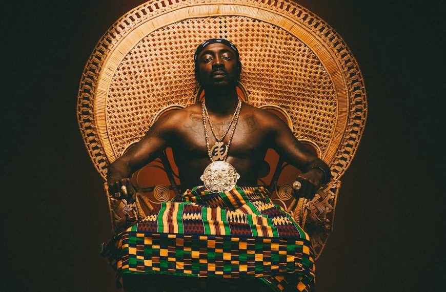 «Μαύρη Ελλάδα»: Στη λίστα του Guardian με τα 10 καλύτερα παγκόσμια άλμπουμ του 2025