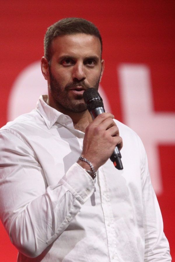 Θύελλα αντιδράσεων μετά την επίθεση του Νίκου Παππά στον δημοσιογράφο Νίκο Γιαννόπουλο