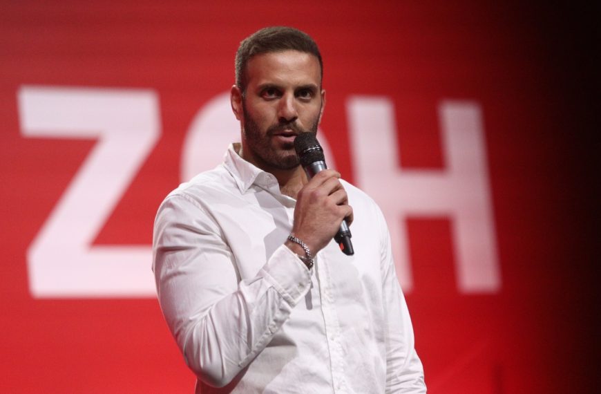 Θύελλα αντιδράσεων μετά την επίθεση του Νίκου Παππά στον δημοσιογράφο Νίκο Γιαννόπουλο