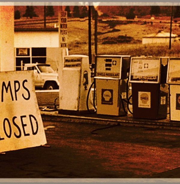 «Βόμβα» από το Κατάρ: Αναστέλλει την παραγωγή και εξαγωγή πετρελαίου – Προ των πυλών η ενεργειακή κρίση