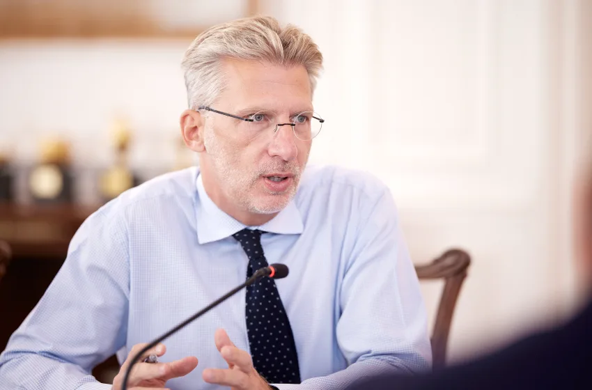 Σκέρτσος κατά Κωνσταντοπούλου: «Δεν ενδιαφέρεται για την αλήθεια, αλλά για τη λάσπη»