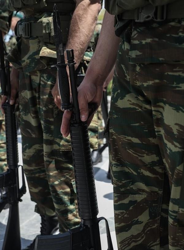 Αναβολές στράτευσης για κατοίκους εξωτερικού: Τι ισχύει σήμερα και τι αλλάζει με το νέο νομοσχέδιο