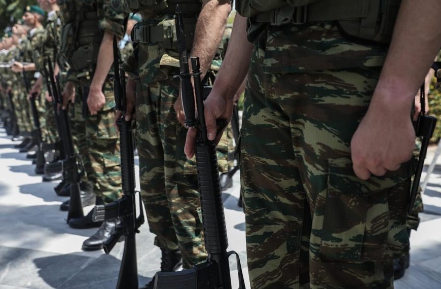 Αναβολές στράτευσης για κατοίκους εξωτερικού: Τι ισχύει σήμερα και τι αλλάζει με το νέο νομοσχέδιο