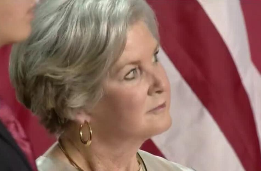 Σάλος στις ΗΠΑ μετά τις δηλώσεις της προσωπάρχη του Λευκού Οίκου για&hellip;