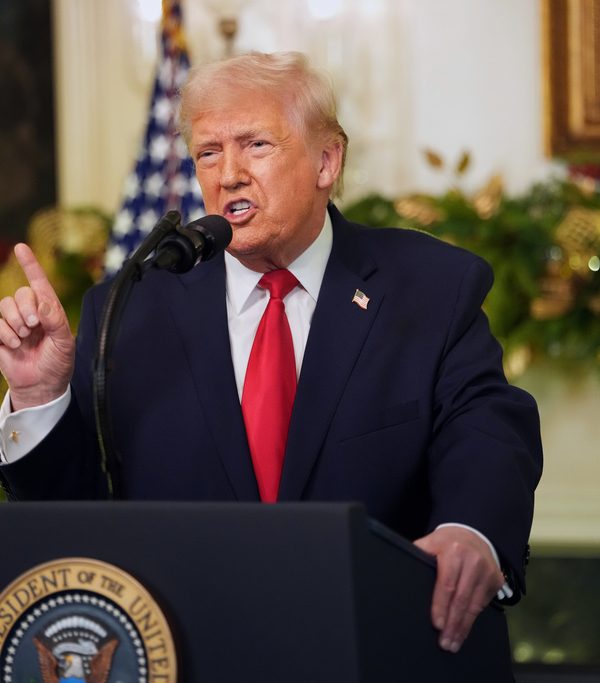 O Τραμπ προχωράει στη σύγκρουση με την Ευρώπη: Δασμοί σε 8 χώρες για τη Γροιλανδία