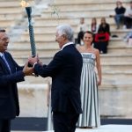 Η Ολυμπιακή Φλόγα παραδόθηκε στους διοργανωτές του «Μιλάνο-Κορτίνα 2026»