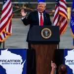 Πολεμικά πλοία με το όνομα Τραμπ: Άλλη μία ασυνήθιστη εξαγγελία από τον Αμερικανό πρόεδρο