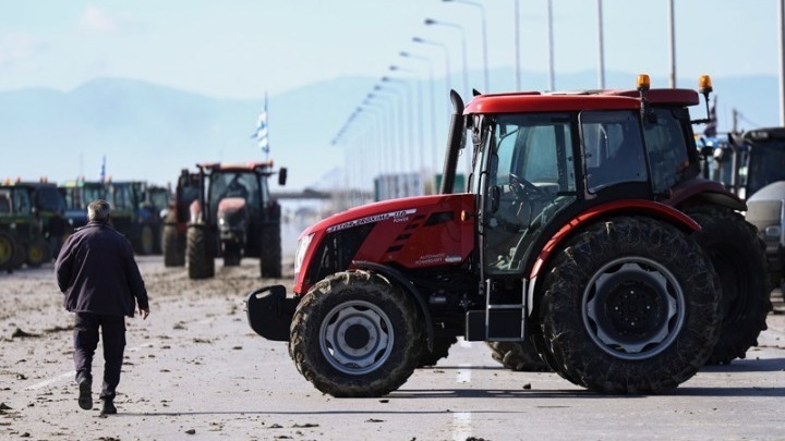 Χριστούγεννα στα μπλόκα για τους αγρότες: Σε επιφυλακή ενόψει κρίσιμων αποφάσεων
