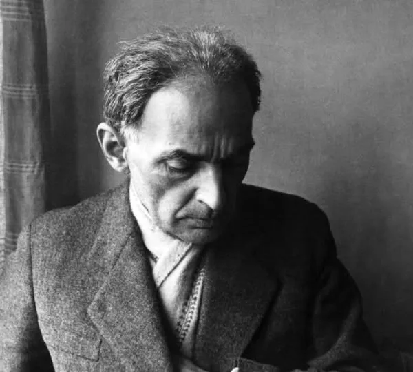 Δημήτρης Πικιώνης: Ο αρχιτέκτονας που περπατάμε πάνω στα έργα του&hellip;