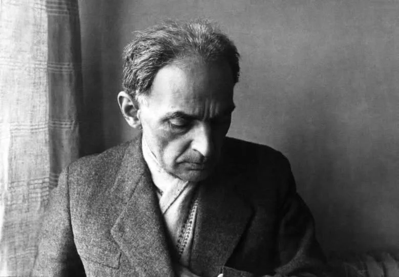 Δημήτρης Πικιώνης: Ο αρχιτέκτονας που περπατάμε πάνω στα έργα του χωρίς να το γνωρίζουμε