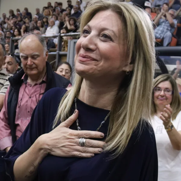 Κόμμα Καρυστιανού επειδή όλοι οι άλλοι είναι ίδιοι και διεφθαρμένοι;