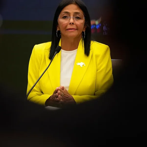 Ο διάβολος κρύβεται στις λεπτομέρειες: Η «επίθεση γοητείας» της Ντέλσι Ροντρίγκες στον&hellip;