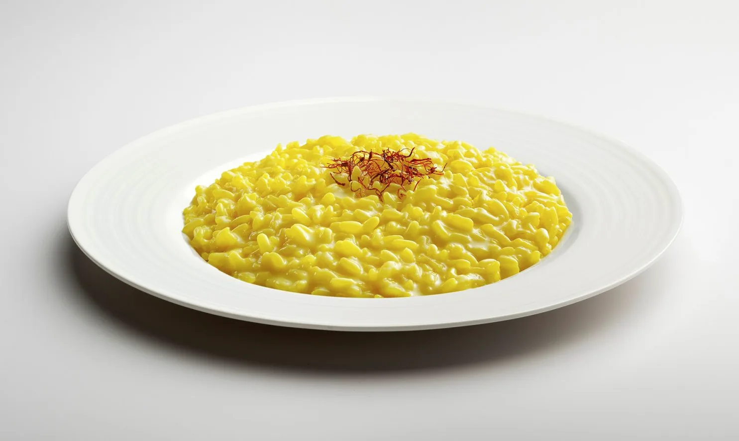 Risotto alla Milanese: Το χρυσό πιάτο του Μιλάνου με ιστορία αιώνων