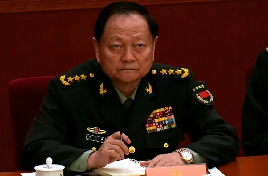 Σκάνδαλο Κατασκοπείας στο Πεκίνο: Απομακρύνεται ο στρατηγός Χε Γουεϊντόνγκ