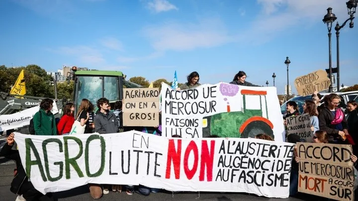 Τρακτέρ στον Πύργο του Άιφελ: Aγροτική διαμαρτυρία στην καρδιά του Παρισιού