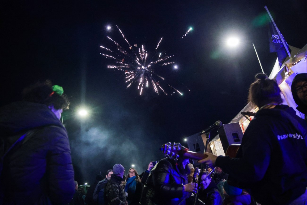 Πρωτοχρονιά στα μπλόκα: Οι αγρότες παραμένουν στον δρόμο&hellip;