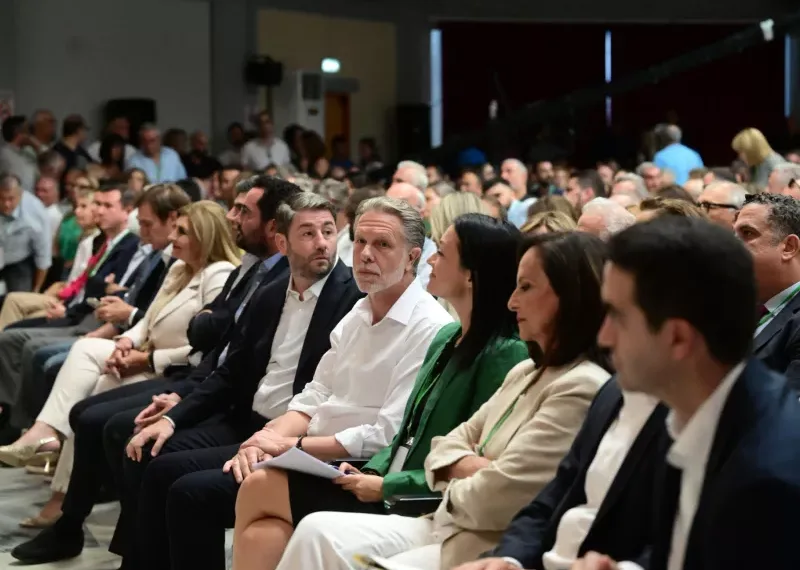 Η δύσκολη ισορροπία Ανδρουλάκη μεταξύ Ζωής και Άννας- Το συνέδριο, ο κίνδυνος “εμφυλίου” και διάσπασης