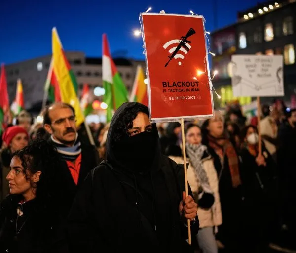 Ιράν: Ασαφή τα μηνύματα Τραμπ – Προληπτικές αποσύρσεις δυτικών δυνάμεων