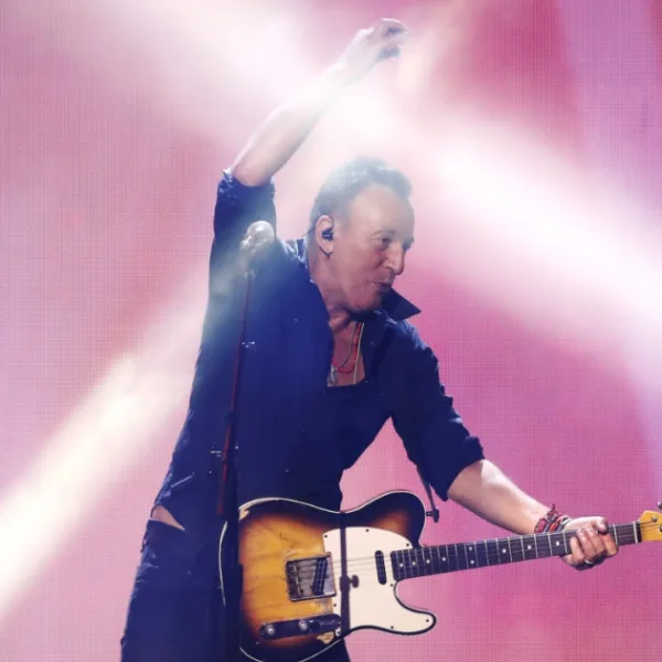 «Streets of Minneapolis»: Ο Μπρους Σπρίνγκστιν απέναντι στην&hellip;