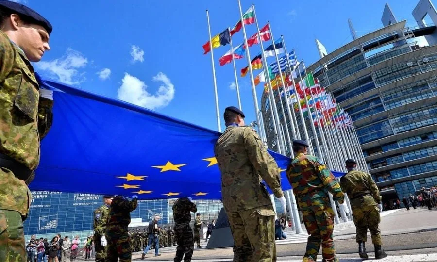 Τι είναι το Άρθρο 42.7 και πώς θα μπορούσε να προστατεύσει τη Γροιλανδία;