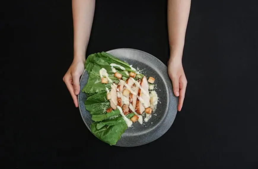 Ο Ντόναλντ Τραμπ θα μας μάθει τι να τρώμε- Οδηγίες διατροφής από τον Κένεντι Τζ.