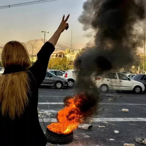 Βιβή Κεφαλά / Ιράν: Απειλούν οι διαδηλώσεις το καθεστώς;