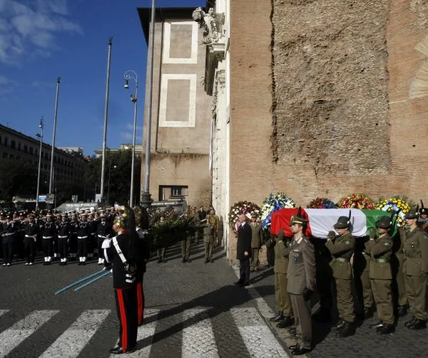 Νέο ρήγμα στο ΝΑΤΟ: Παρίσι και Ρώμη απαντούν στις δηλώσεις Τραμπ για τις απώλειες στο Αφγανιστάν