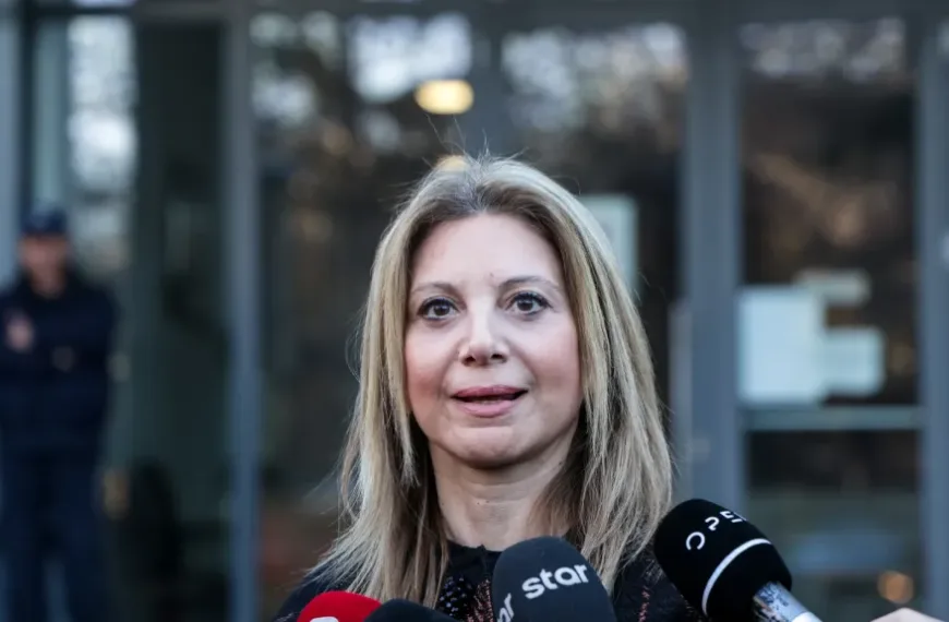 Θύελλα αντιδράσεων για τις δηλώσεις Καρυστιανού για τις αμβλώσεις