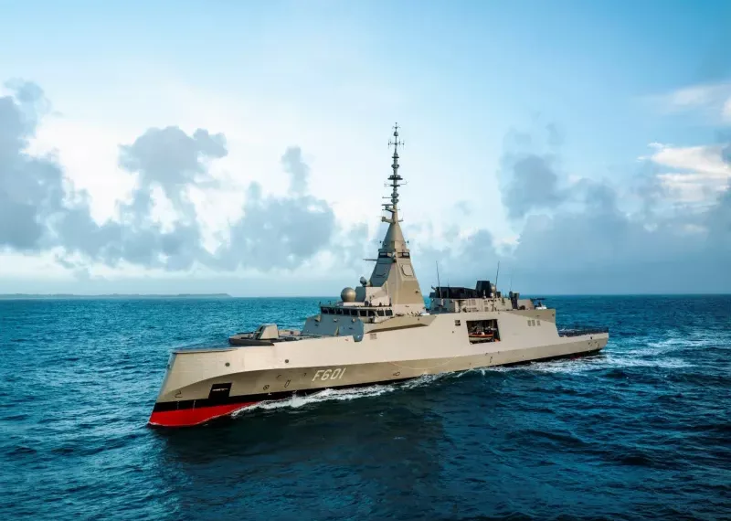 Η φρεγάτα «Κίμων» πλέει προς το Αιγαίο – Η νέα ναυαρχίδα του ελληνικού στόλου φτάνει στον Σαρωνικό