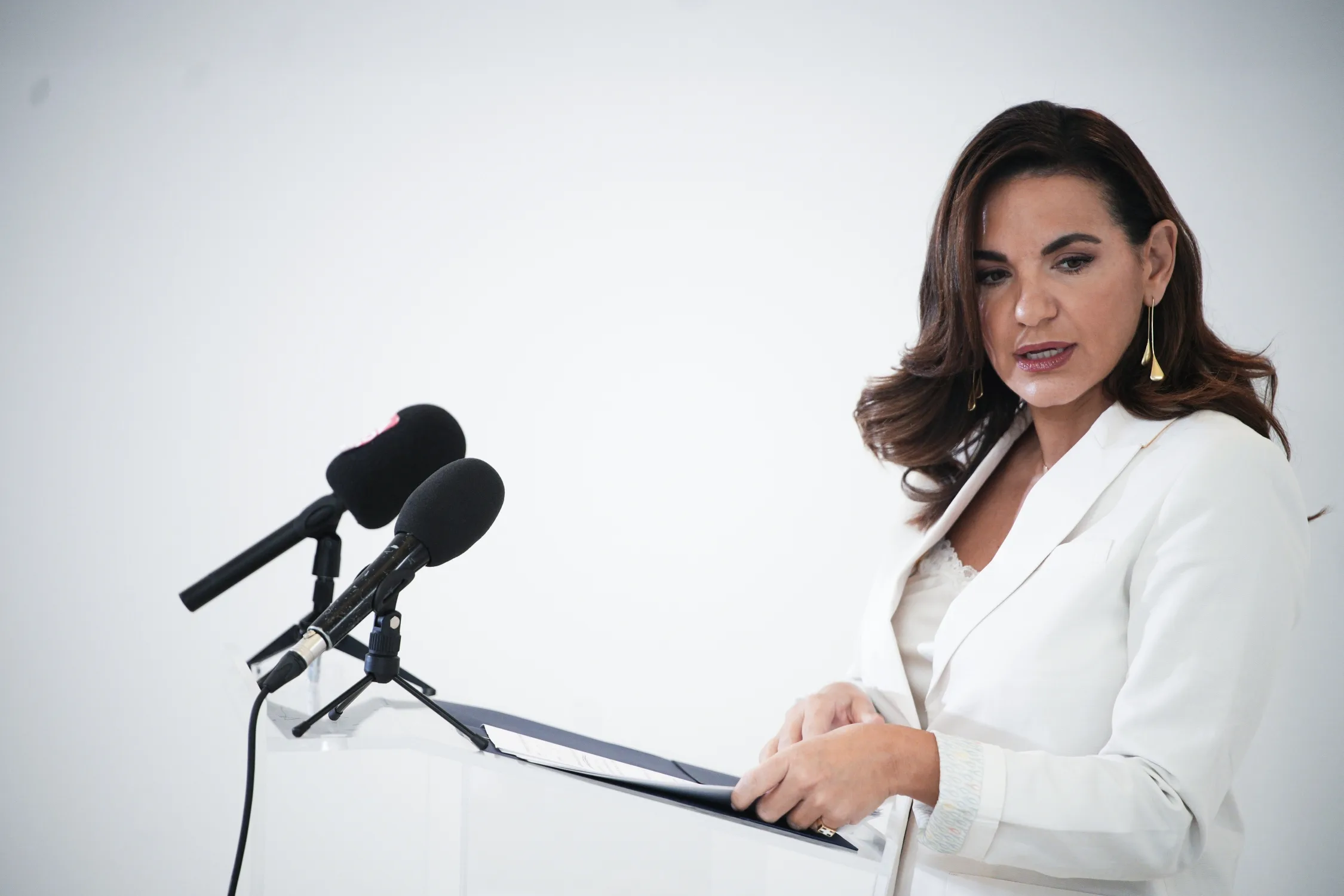 Η “σκιά” της Όλγας πάνω από το Μαξίμου και άλλα “δαιμόνια” στα ψηφοδέλτια της Ν.Δ