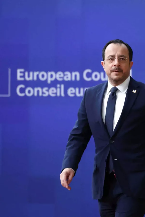 Λευκωσία: Είναι ο Χριστοδουλίδης θύμα μιας ρωσικής “Doppelganger” ή ρέει “μαύρο” πολιτικό χρήμα;