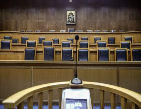 Υπόθεση Novartis: Ενοχή των πρώην προστατευόμενων μαρτύρων ζήτησε η εισαγγελέας